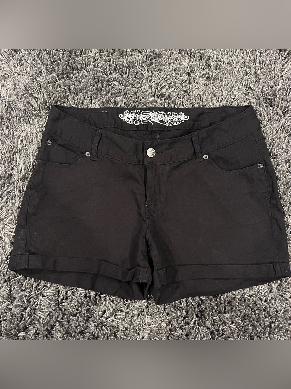 🌺EXPRESS BLACK LIGHTWEIGHT DENIM SHORTS 4IN SIZE 12🌺